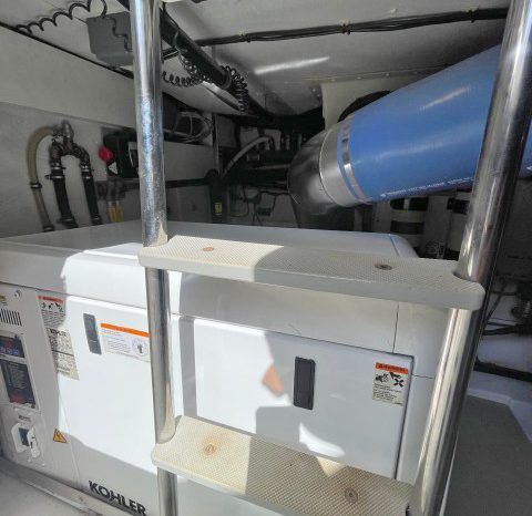 
								AZIMUT 64 full									