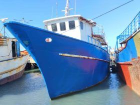 BARCO ACERO NAVAL PESCA 66