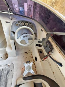 BAYLINER CAPRI CUDDY 23