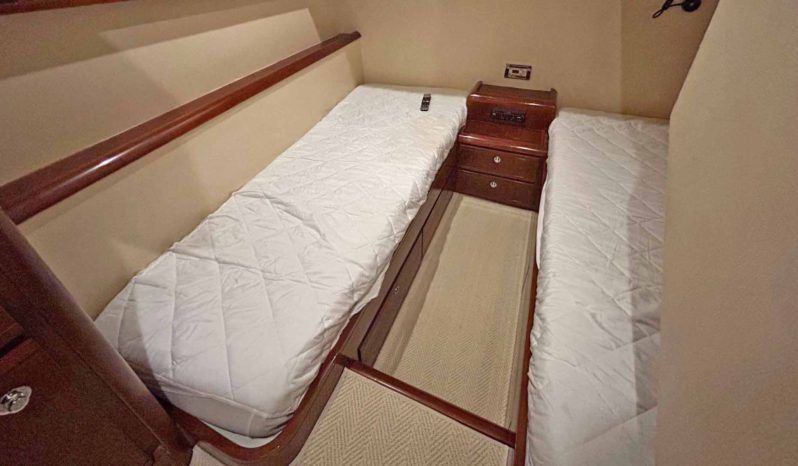 
								BERTRAM CONVERTIBLE 51 full									