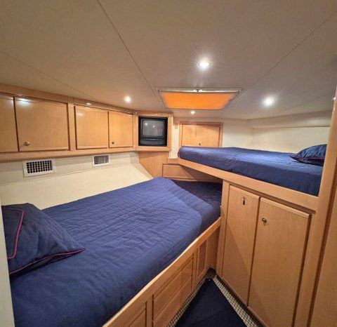 
								BERTRAM CONVERTIBLE 60 full									