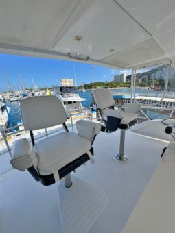 
										BERTRAM CONVERTIBLE 60 full									