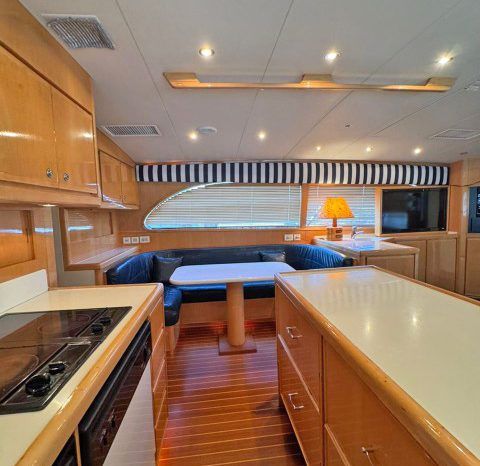 
								BERTRAM CONVERTIBLE 60 full									