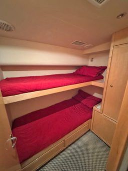 
										BERTRAM CONVERTIBLE 60 full									