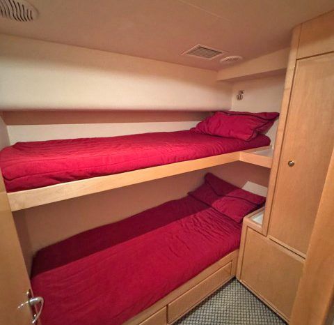 
								BERTRAM CONVERTIBLE 60 full									