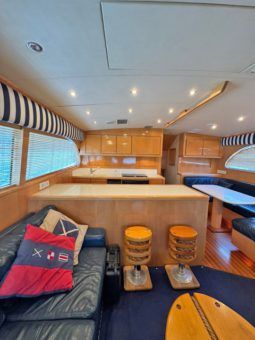 
										BERTRAM CONVERTIBLE 60 full									
