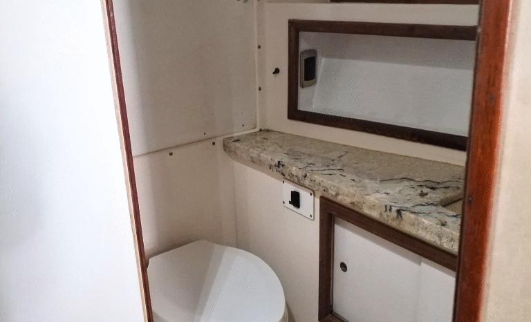 
								BERTRAM SF 46.6 full									