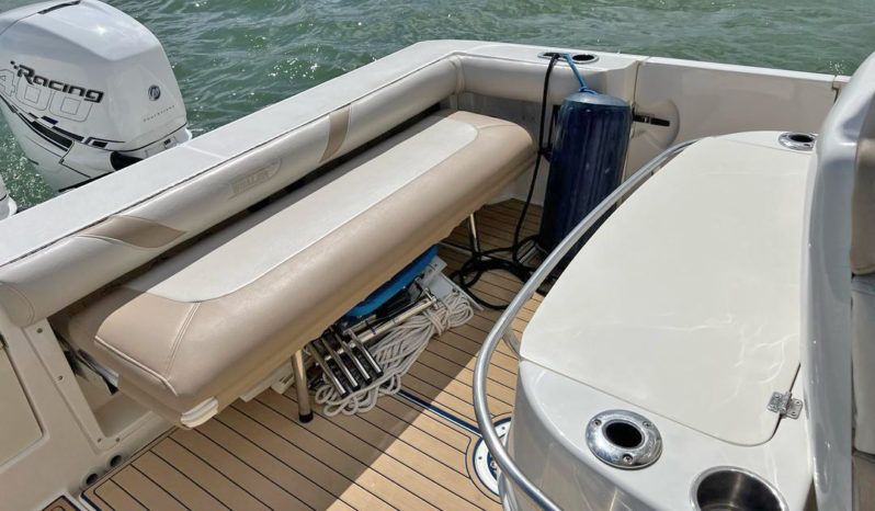 BOSTON WHALER 32 full