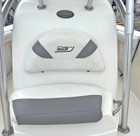 
								BOSTON WHALER OUTRAGE 28 full									