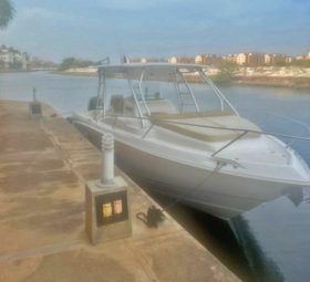 BOSTON WHALER OUTRAGE CUDDY 320