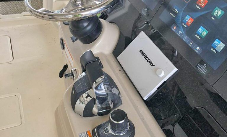 
								BOSTON WHALER OUTRAGE SPECIAL EDITION 42 full									