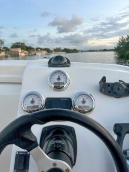 
										COMMANDER 28 full									