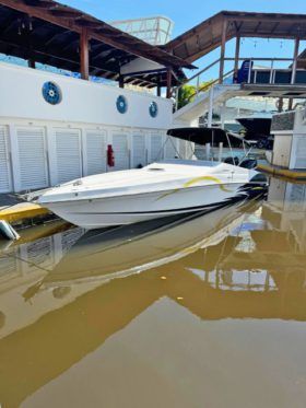 COMMANDER 28