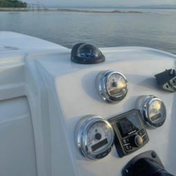 
										COMMANDER 28 full									