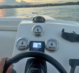
										COMMANDER 28 full									