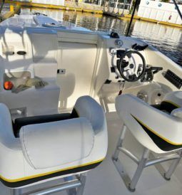 
										COMMANDER 28 full									