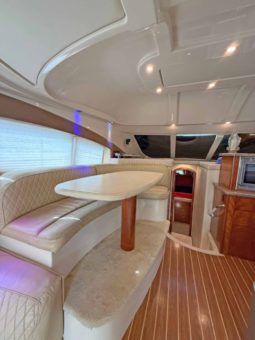
										CRUISERS YACHTS 447 44 full									