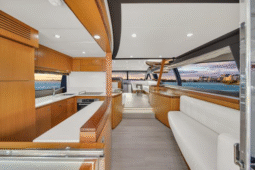 
										FERRETTI YACHTS 66 full									