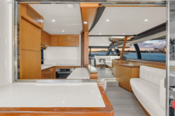 
										FERRETTI YACHTS 66 full									