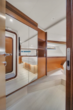 
										FERRETTI YACHTS 66 full									