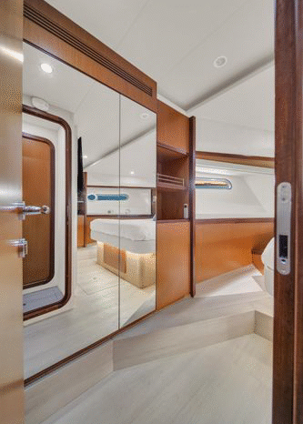 
								FERRETTI YACHTS 66 full									