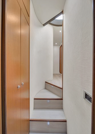 
								FERRETTI YACHTS 66 full									