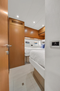 
										FERRETTI YACHTS 66 full									