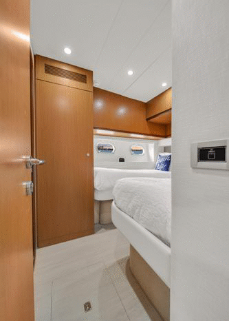 
								FERRETTI YACHTS 66 full									