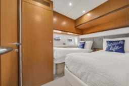 
										FERRETTI YACHTS 66 full									