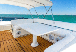 
										FERRETTI YACHTS 66 full									
