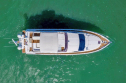 
										FERRETTI YACHTS 66 full									