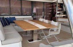 
										FOUNTAINE PAJOT POWER 64 full									
