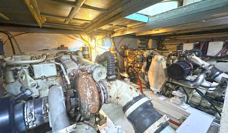 
								HATTERAS 43 full									