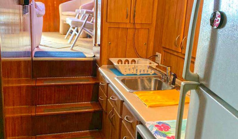 
								HATTERAS 43 full									