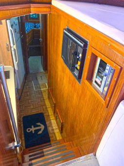 
										HATTERAS 43 full									