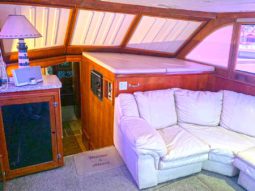 
										HATTERAS 43 full									