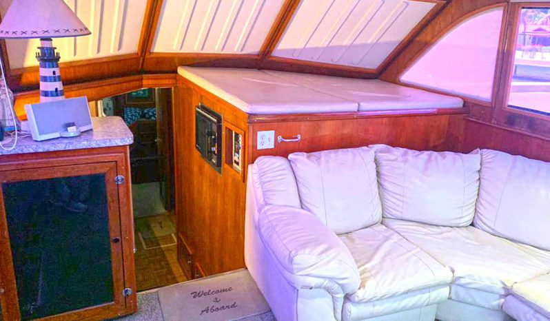 
								HATTERAS 43 full									