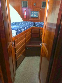 
										HATTERAS 43 full									