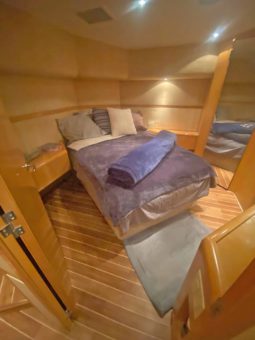 
										HATTERAS CONVERTIBLE 60 full									