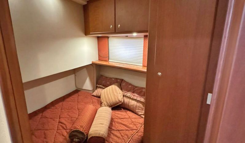 
								SILVERTON CONVERTIBLE 42 full									