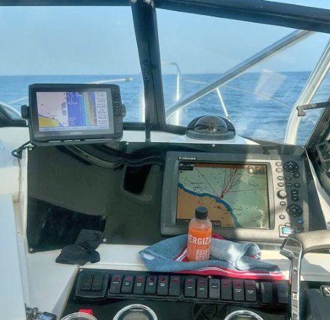 
								BOSTON WHALER 27 full									