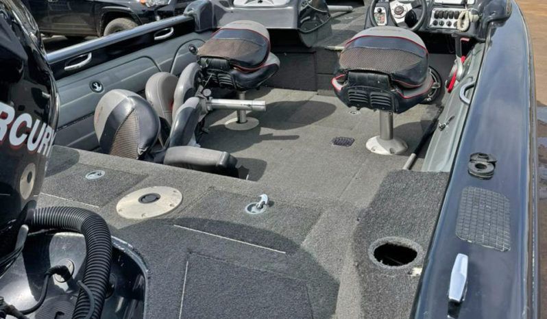 
								TRACKER BOATS 18 full									