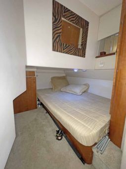 
										CARVER 46 full									