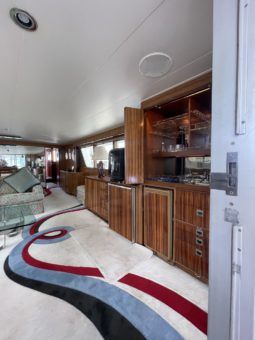 
										BURGER HOUSEBOAT 82 full									