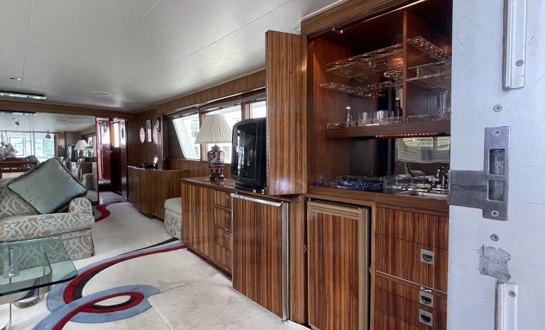 
								BURGER HOUSEBOAT 82 full									