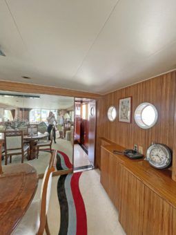 
										BURGER HOUSEBOAT 82 full									