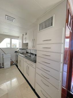
										BURGER HOUSEBOAT 82 full									