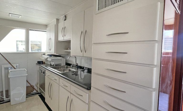 
								BURGER HOUSEBOAT 82 full									