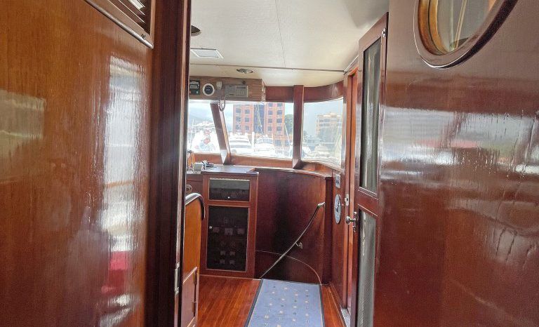 
								BURGER HOUSEBOAT 82 full									