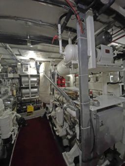 
										BURGER HOUSEBOAT 82 full									